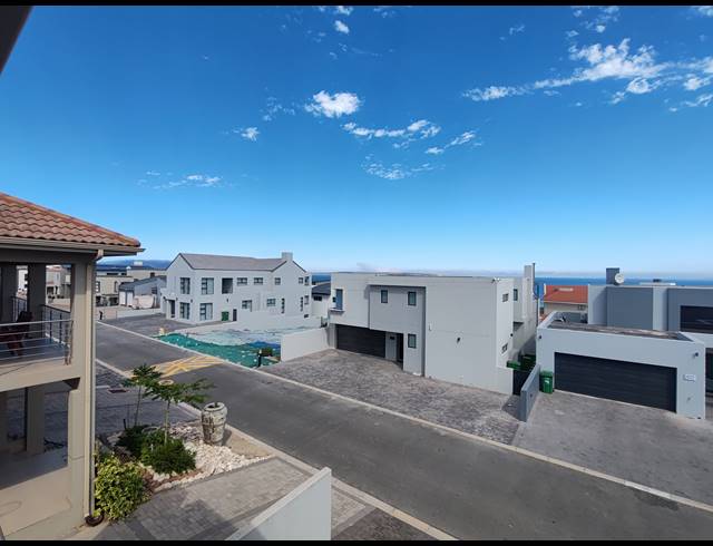 5 BEDROOM HOUSE FOR SALE IN CALYPSO BEACH